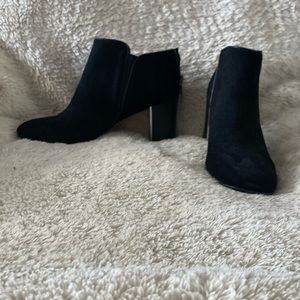 Donald J Pliner Cosmo booties—never worn!